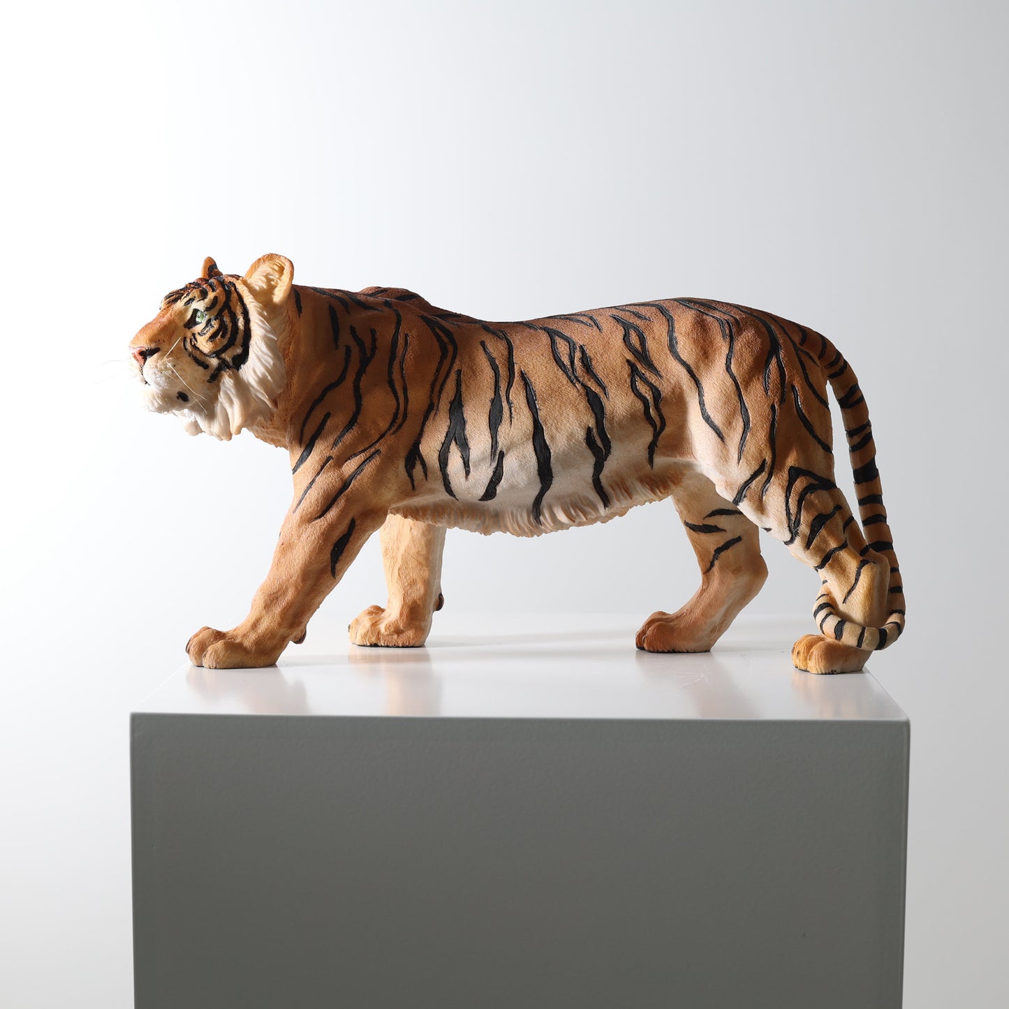 Realistic Tiger Statue, Resin Siberian Tiger Figurine, Large Wildlife Animal Sculpture for Living Room, Entryway, Shelf, Patio, Office and Housewarming Decor Gift