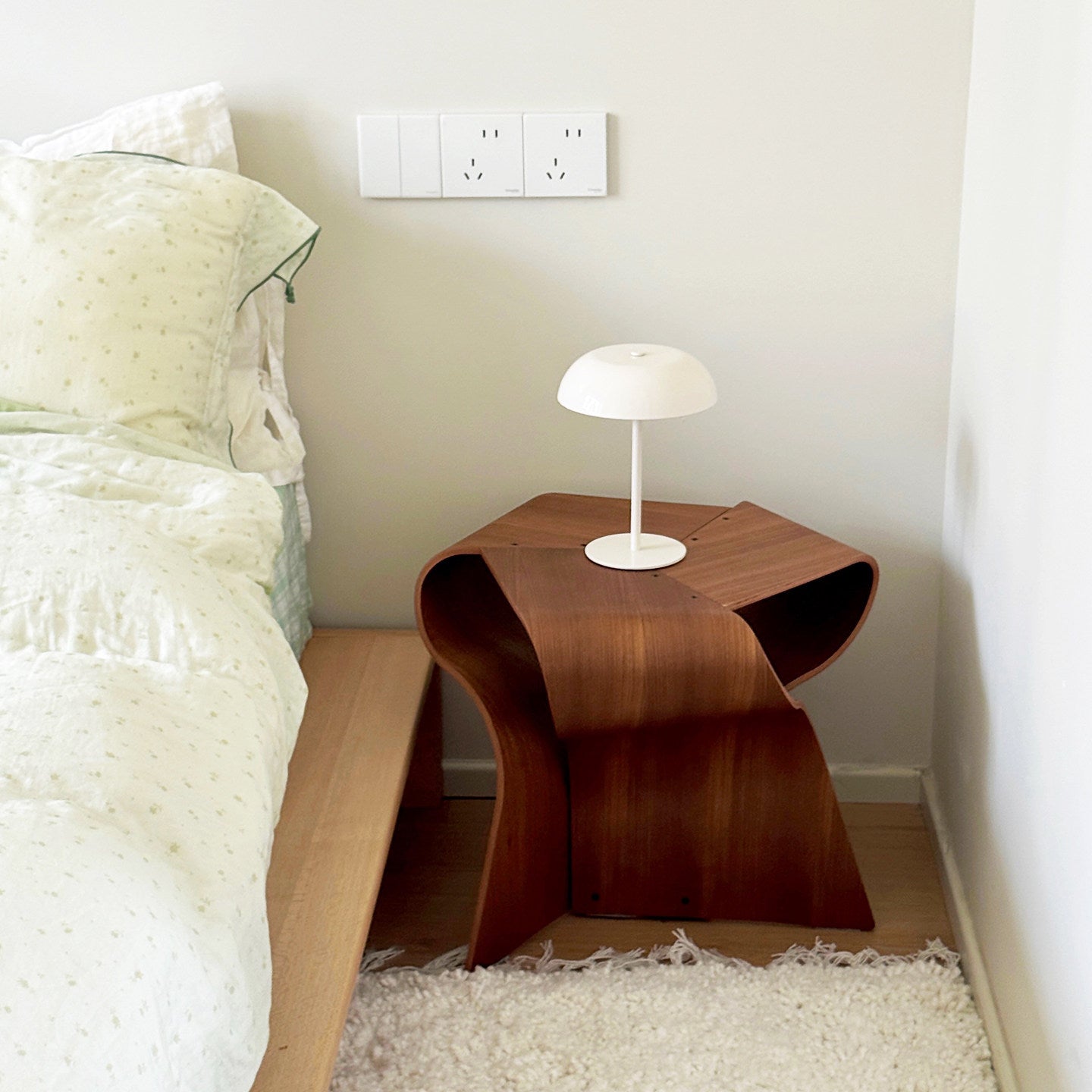 Teak-Tone Curved Plywood Stool, Sculptural Three-Panel Low Seat and Multipurpose Wood Side Table for Entryway, Living Room, Bedroom, Bedside and Reading Corner