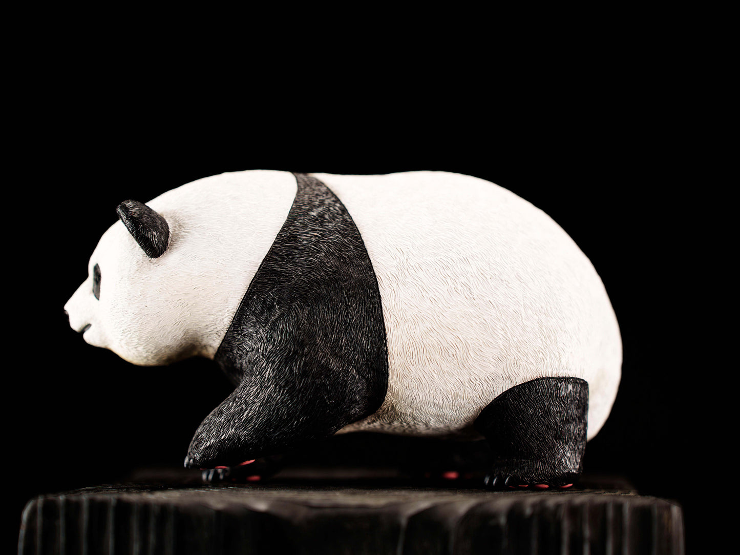 Realistic Giant Panda Figurine, Resin Panda Statue, Cute Black and White Animal Collectible Decor for Desk, Shelf, Bedroom, Office, Wildlife Display and Panda Lover Gift