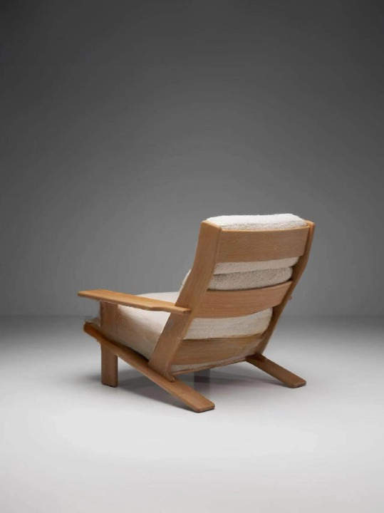 Boucle Accent Chair with Solid Ash Wood Frame, Cream Upholstered High Back Lounge Chair, Modern Nordic Armchair, Single Sofa Chair for Living Room, Bedroom, Reading Nook, Hotel, and Guest Room