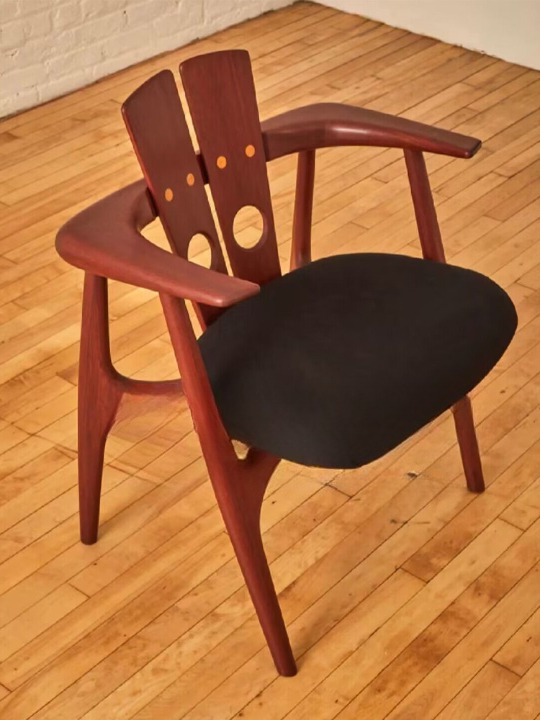 Walnut Solid Wood Accent Dining Armchair, Modern Sculptural Dining Chair with Black Velvet Upholstered Seat, Curved Arms, Cutout Backrest, Artistic Side Chair for Dining Room, Living Room, Reception Area