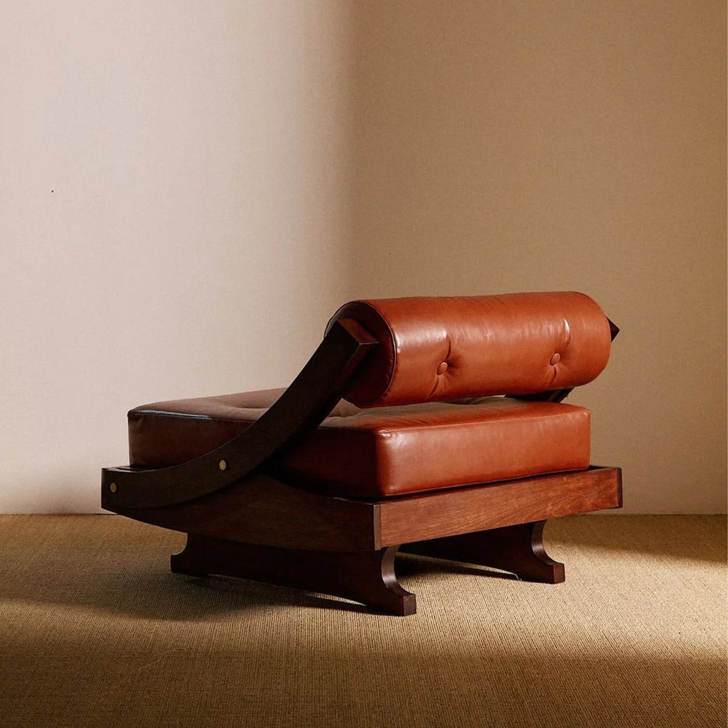Retro Brown Leather Accent Chair, Upholstered Single Sofa Lounge Chair with Solid Wood Frame, Mid Century Modern Reading Chair for Living Room, Bedroom, Hotel Lobby, Reception