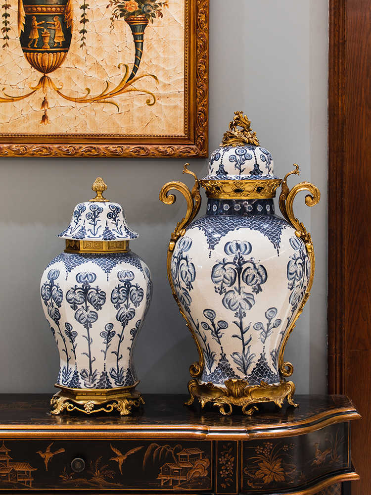 Luxury Blue and White Ceramic Vase with Dual Brass Handles – Large Classical Flower Jar for Entryway or Villa Decor