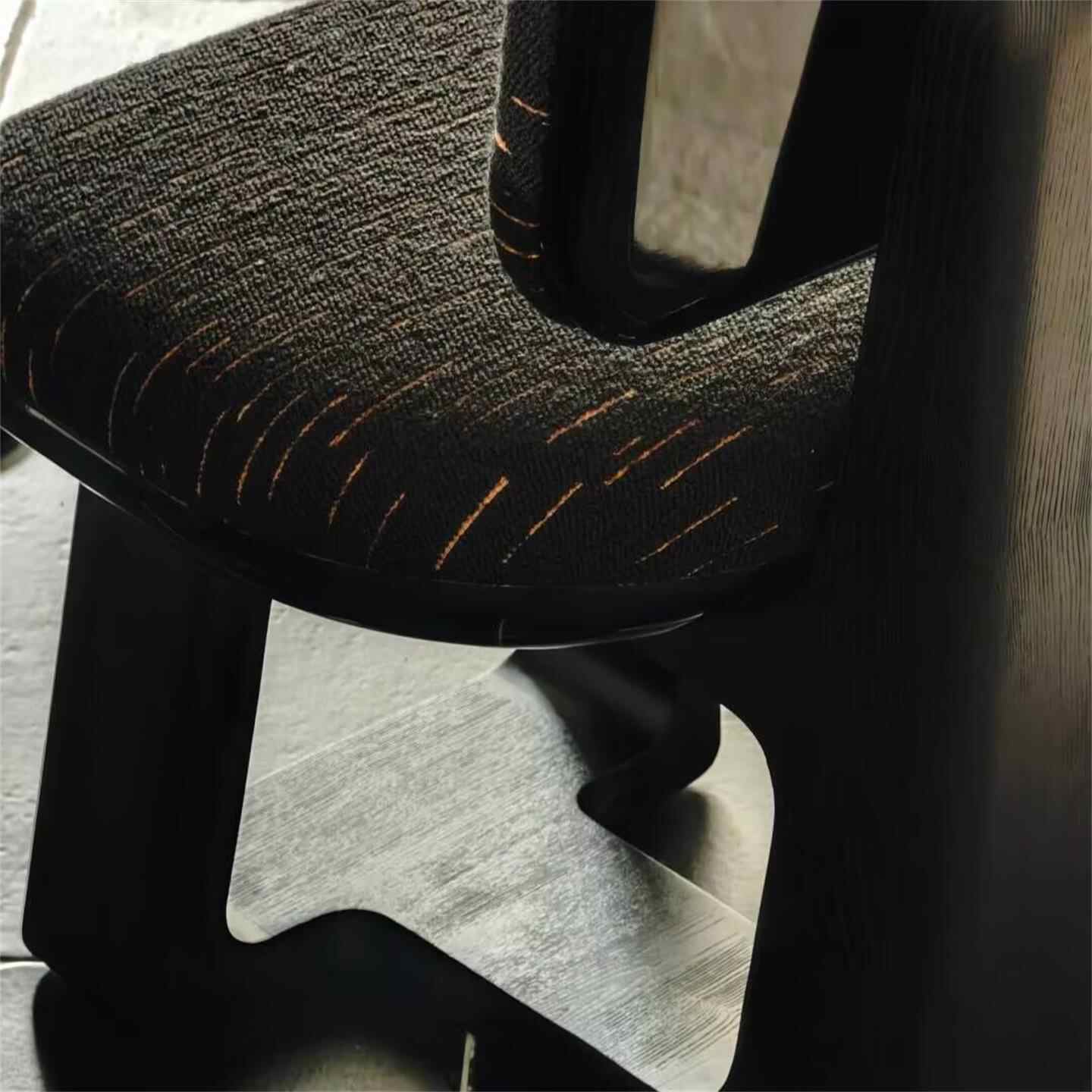 Solid Wood Designer Dining Chair, Retro Minimalist Black Upholstered Backrest Accent Chair for Home, Studio, Hotel