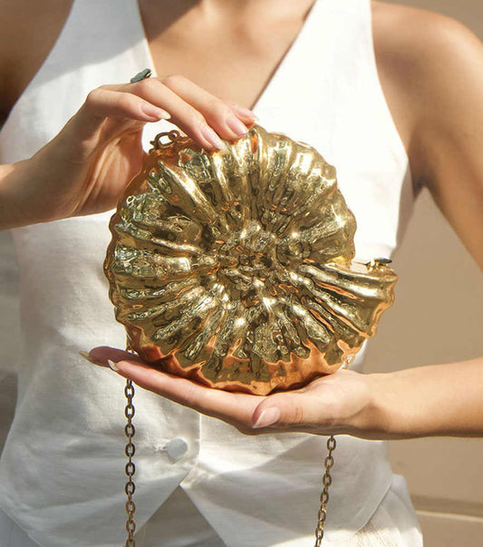 Vintage Luxury Conch Shell Acrylic Clutch Bag, Designer Statement Evening Purse with Gold Chain Strap, Unique Party Accessory Handbag