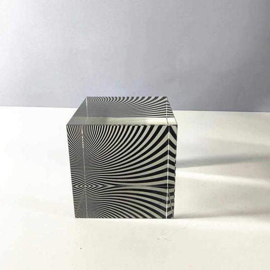 Modern Black & White Striped Crystal Cube – Geometric Op Art Display Piece for Living Room Coffee Table & Showroom Decor