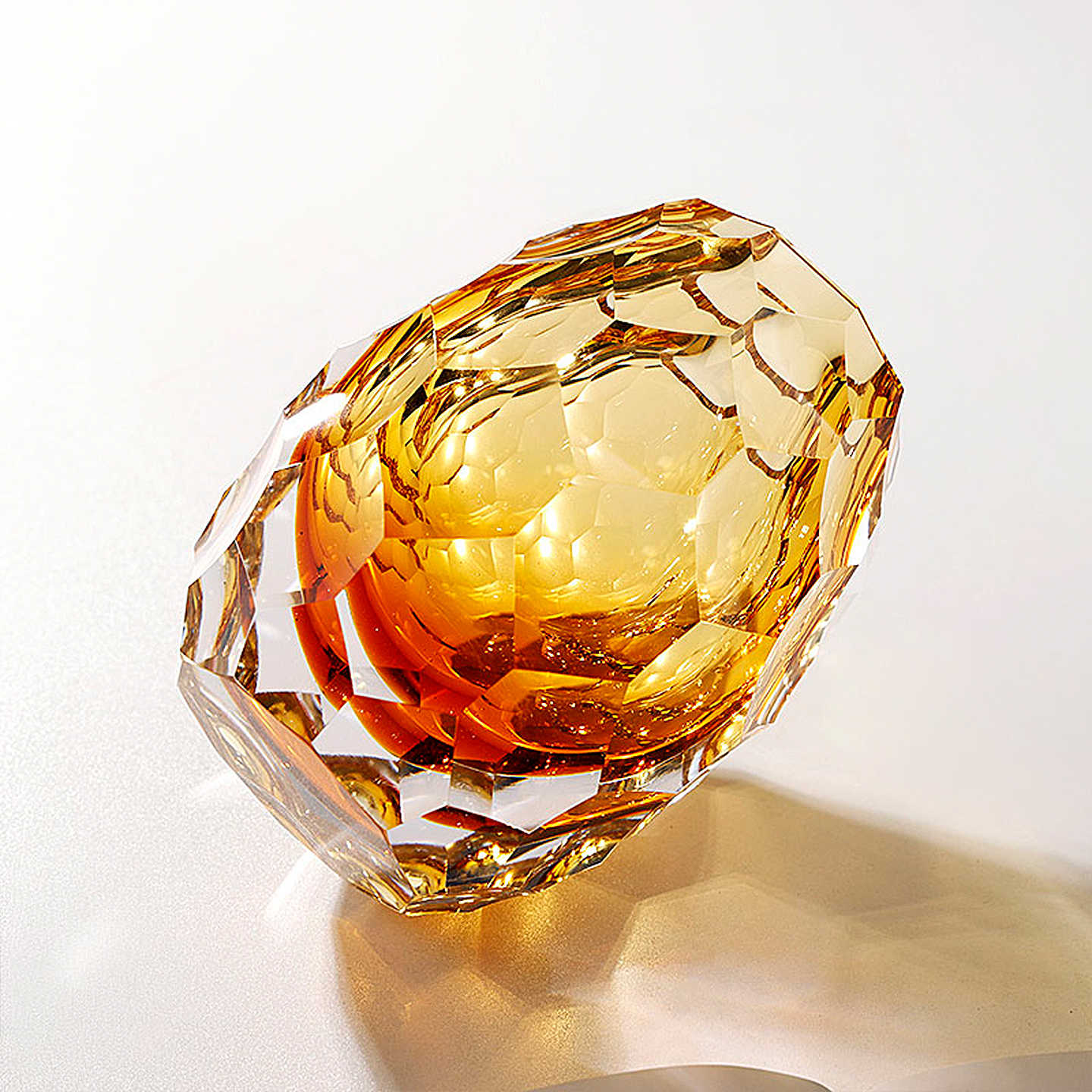 Creative Faceted Amber Glass Vase – Luxury Geometric Cut Crystal, Desktop Office Flower Arrangement, Elegant Home Decor