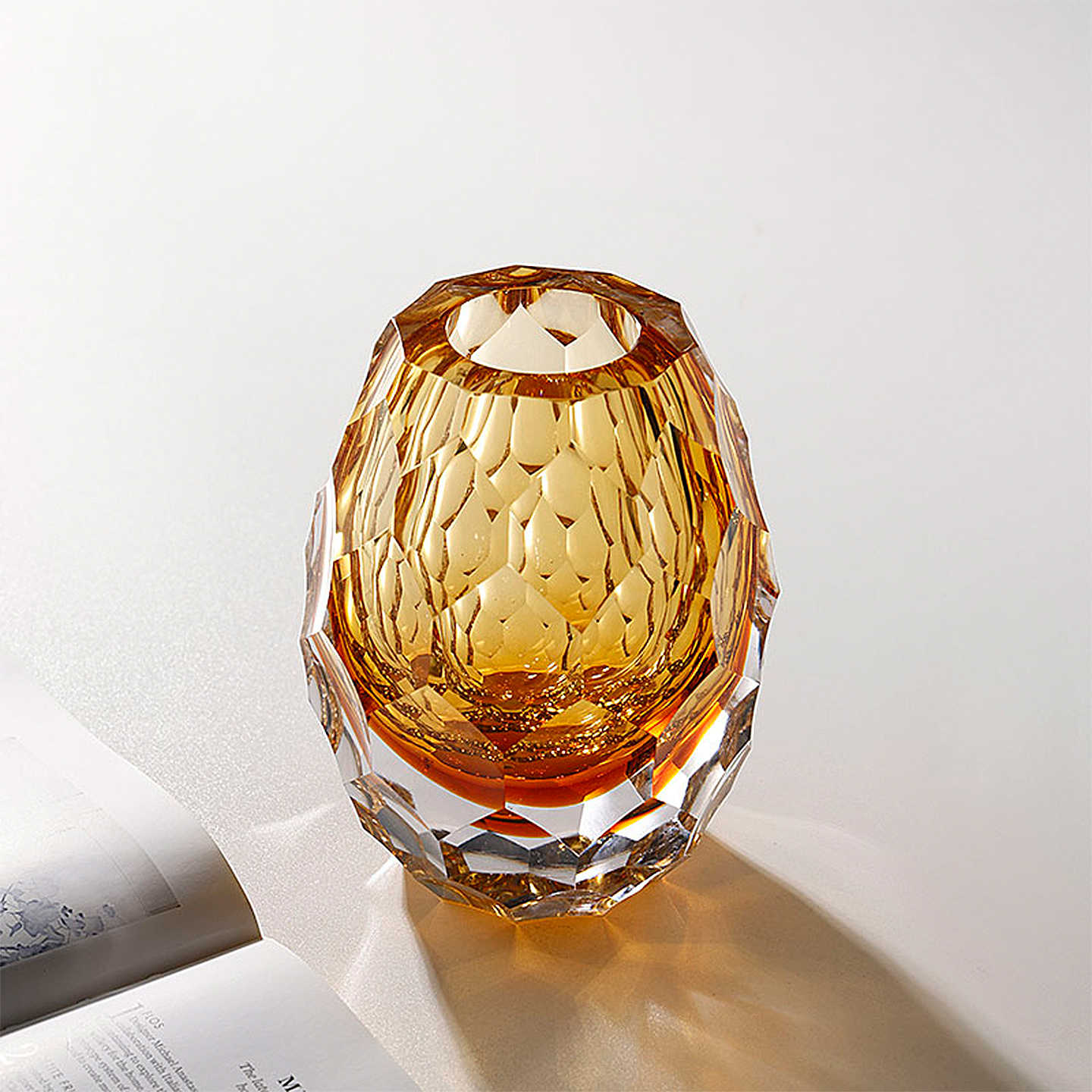 Creative Faceted Amber Glass Vase – Luxury Geometric Cut Crystal, Desktop Office Flower Arrangement, Elegant Home Decor