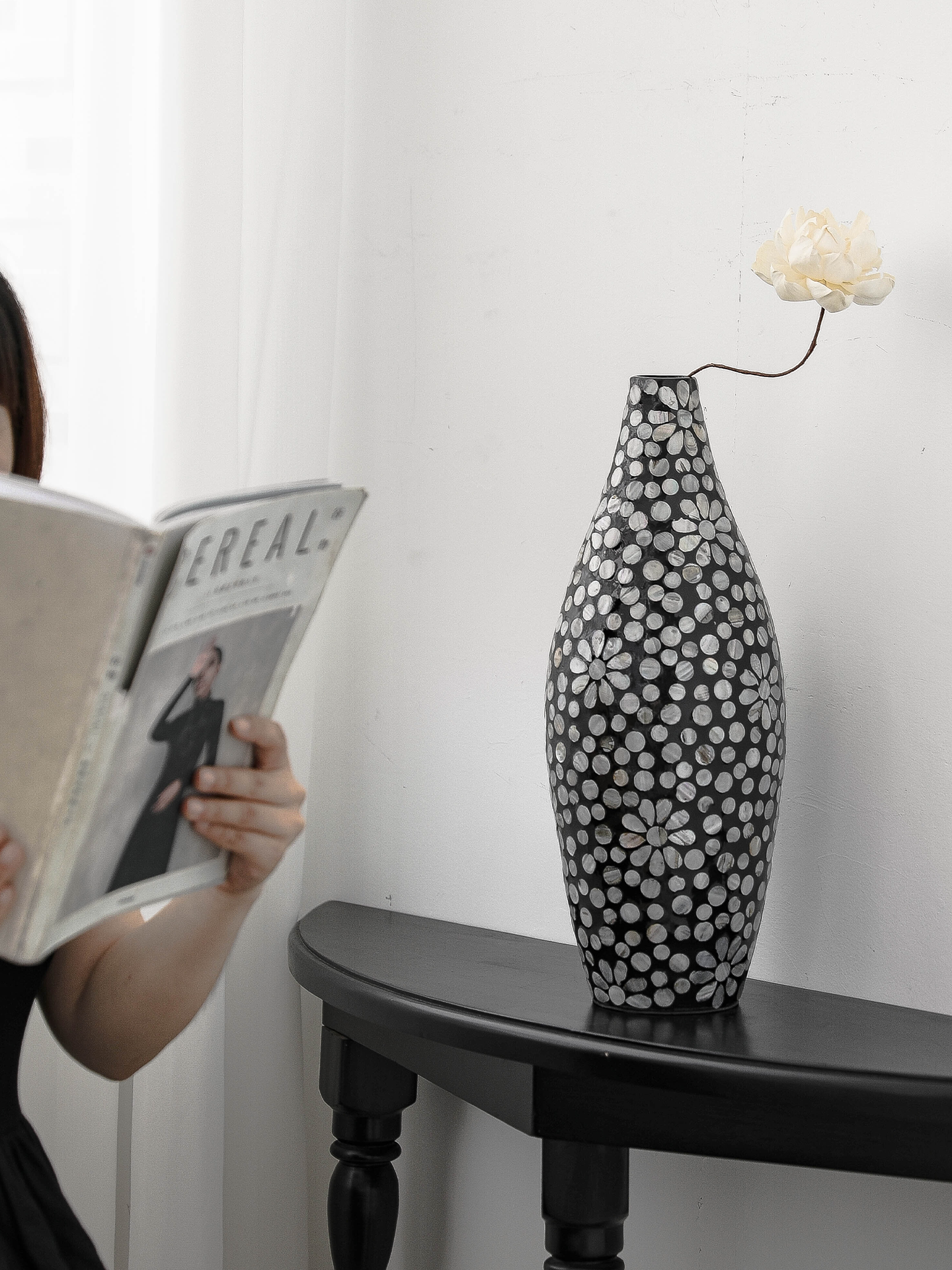 Black Decorative Vase, Modern Tabletop Flower Holder for Living Room, Entryway & Luxury Home Decor