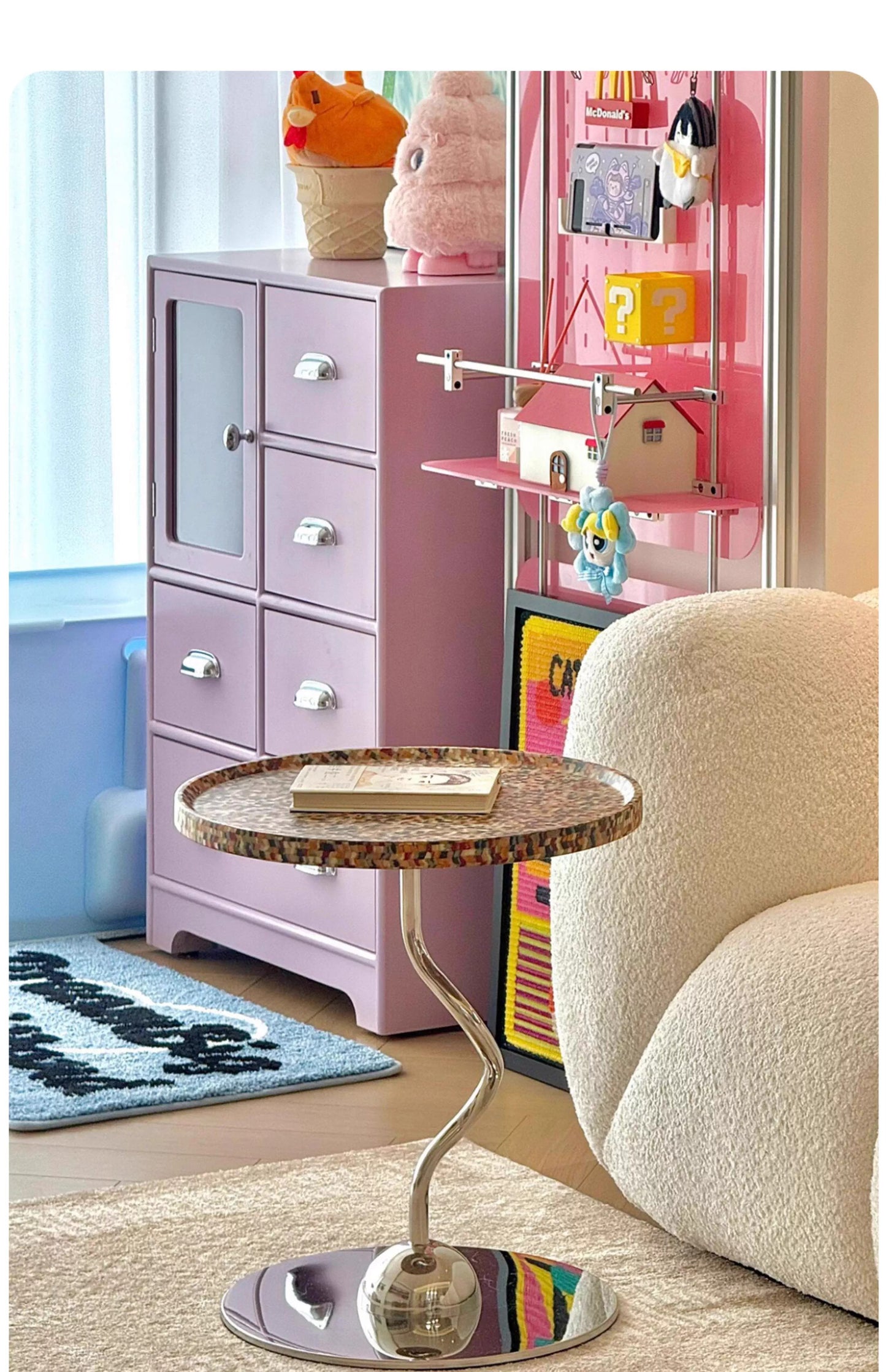 Italian Luxury Designer Side Table – Modern Sculptural Small Round Accent Table, Creative Curved Sofa Table, Elegant Living Room, Bedroom, Balcony Furniture