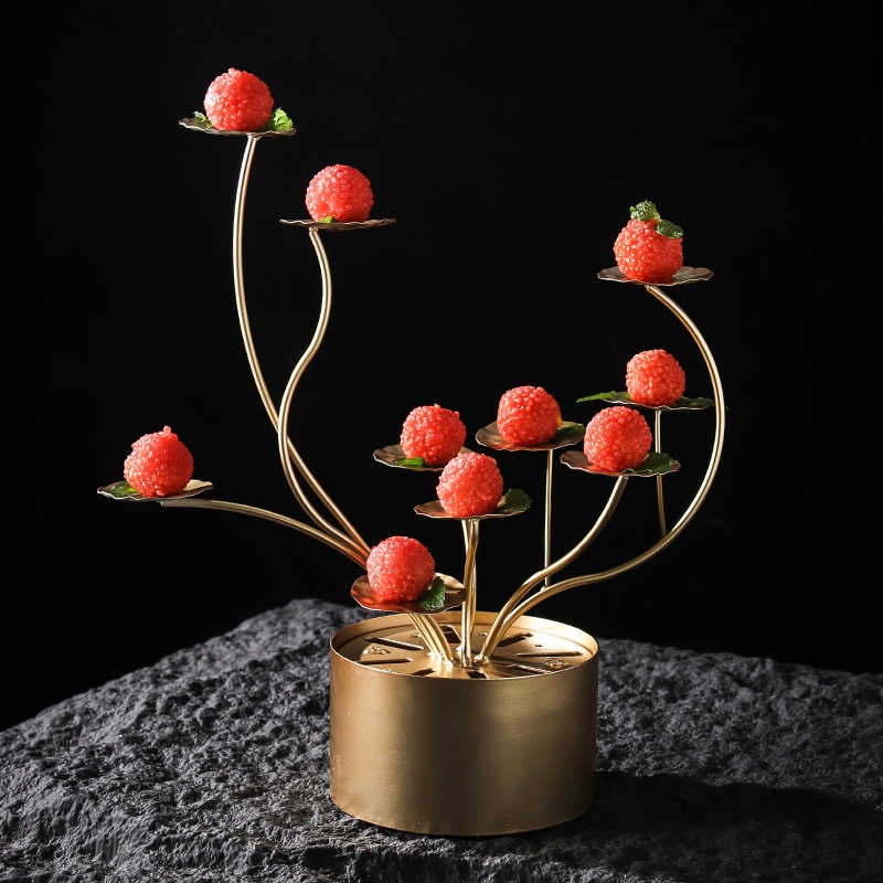 Creative Dessert Display Stand, Gold Metal Tree Branch Fruit Holder for Hotels & Restaurants, Michelin-Style Presentation Rack for Lychee & Durian