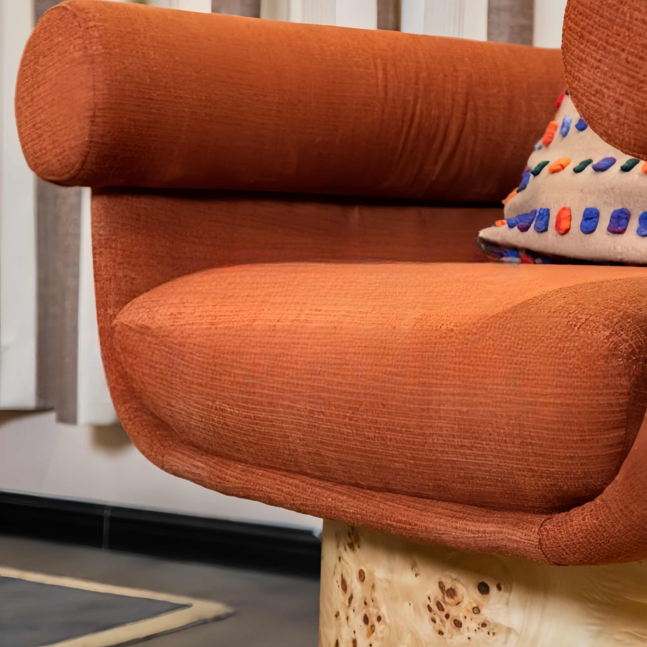 Mid-Century Burl Wood Base Accent Chair – Retro Minimalist Designer Solid Wood Lounge Chair for Living Room or Bedroom