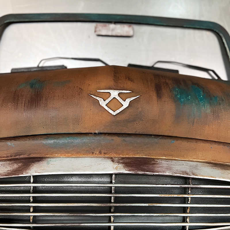Vintage Industrial Metal Car Wall Art – Large 3D Classic Car Front Hanging, Retro Bar & Restaurant Decor, Handcrafted Storage Box Prop with Lights