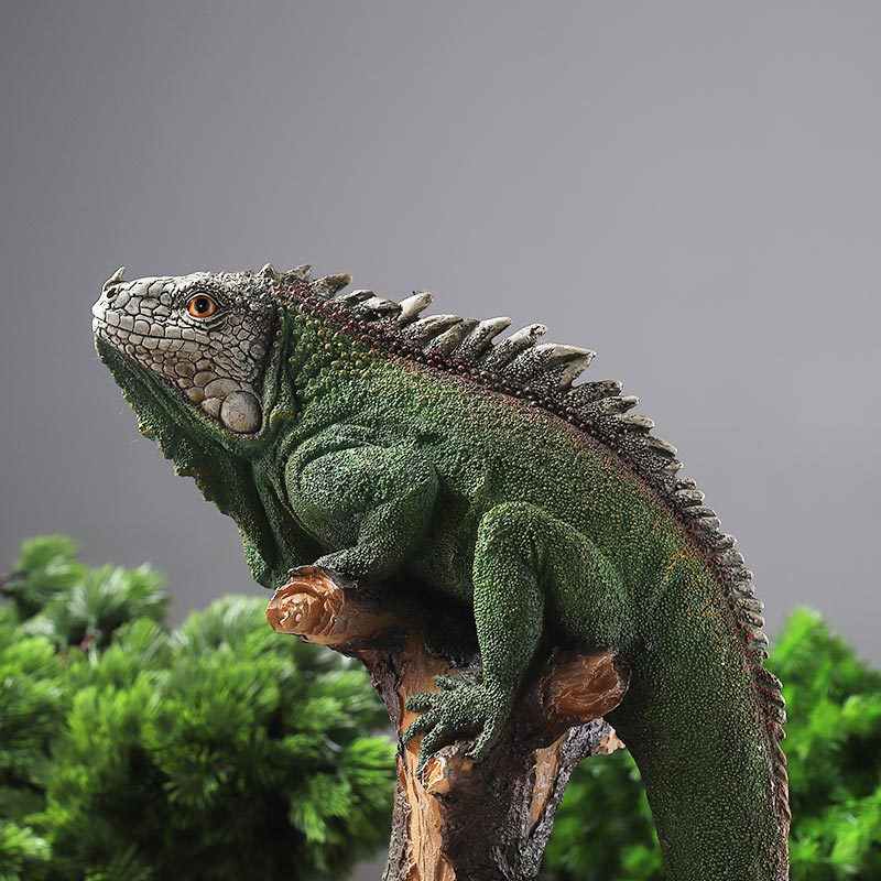 Lifelike Iguana Chameleon Sculpture on Driftwood Branch, Realistic Reptile Figurine for Home Garden Decor, European Style Animal Art Piece