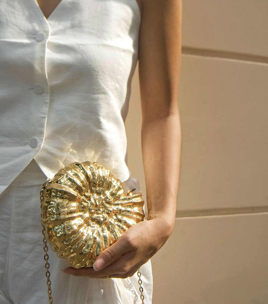 Vintage Luxury Conch Shell Acrylic Clutch Bag, Designer Statement Evening Purse with Gold Chain Strap, Unique Party Accessory Handbag