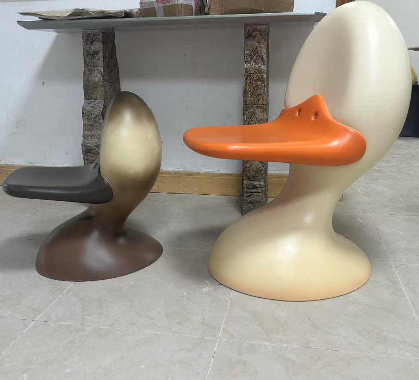 Modern Duck-Shaped Fiberglass Chair, Creative Animal Design Reception Seating, Designer Sculptural Chair for Amusement Parks, Offices, Home