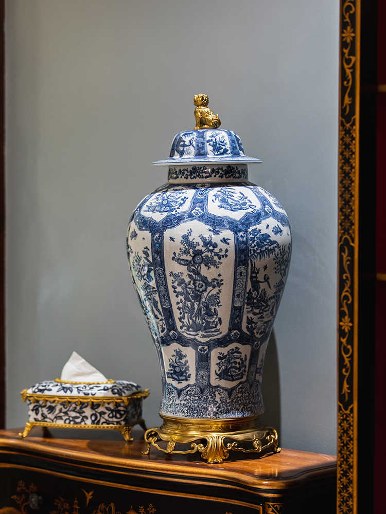 Oversized Blue and White Porcelain Ginger Jar with Brass Base and Lion Lid – Luxury Classical Flower Vase for Villa Entryway Décor