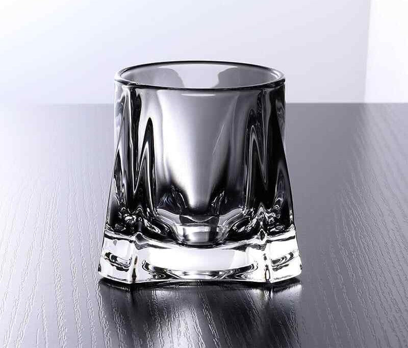 Modern Crystal Designer Whiskey Glasses 225ml – Unique Thick Base Tumblers, Artistic Lowball Glass Set of 2, Lead-Free Barware with Coasters & Cleaning Brush