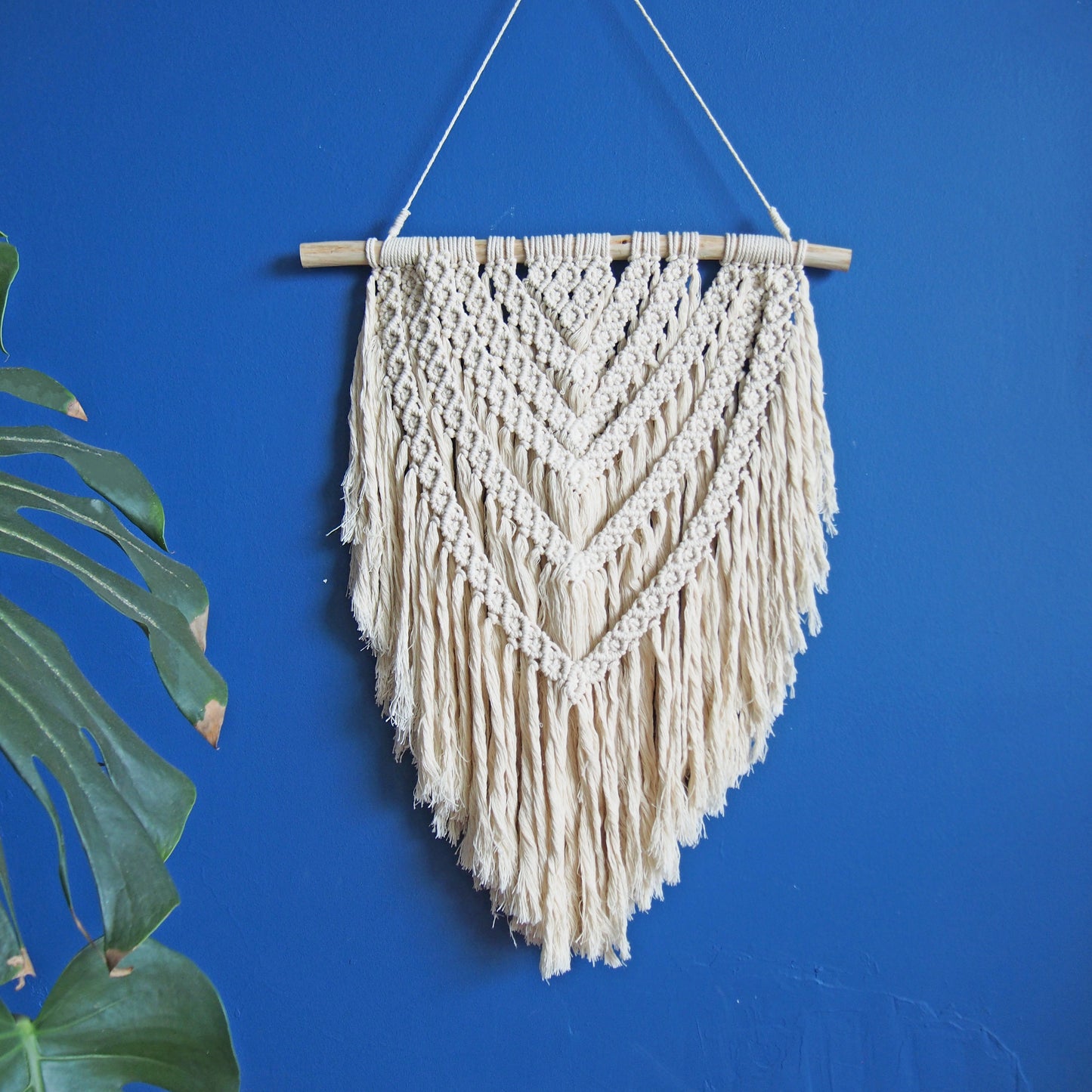 Chevron Macrame Wall Hanging – Handmade Boho Geometric Tapestry, White Cotton Rope, Large Art Decor for Living Room, Bedroom