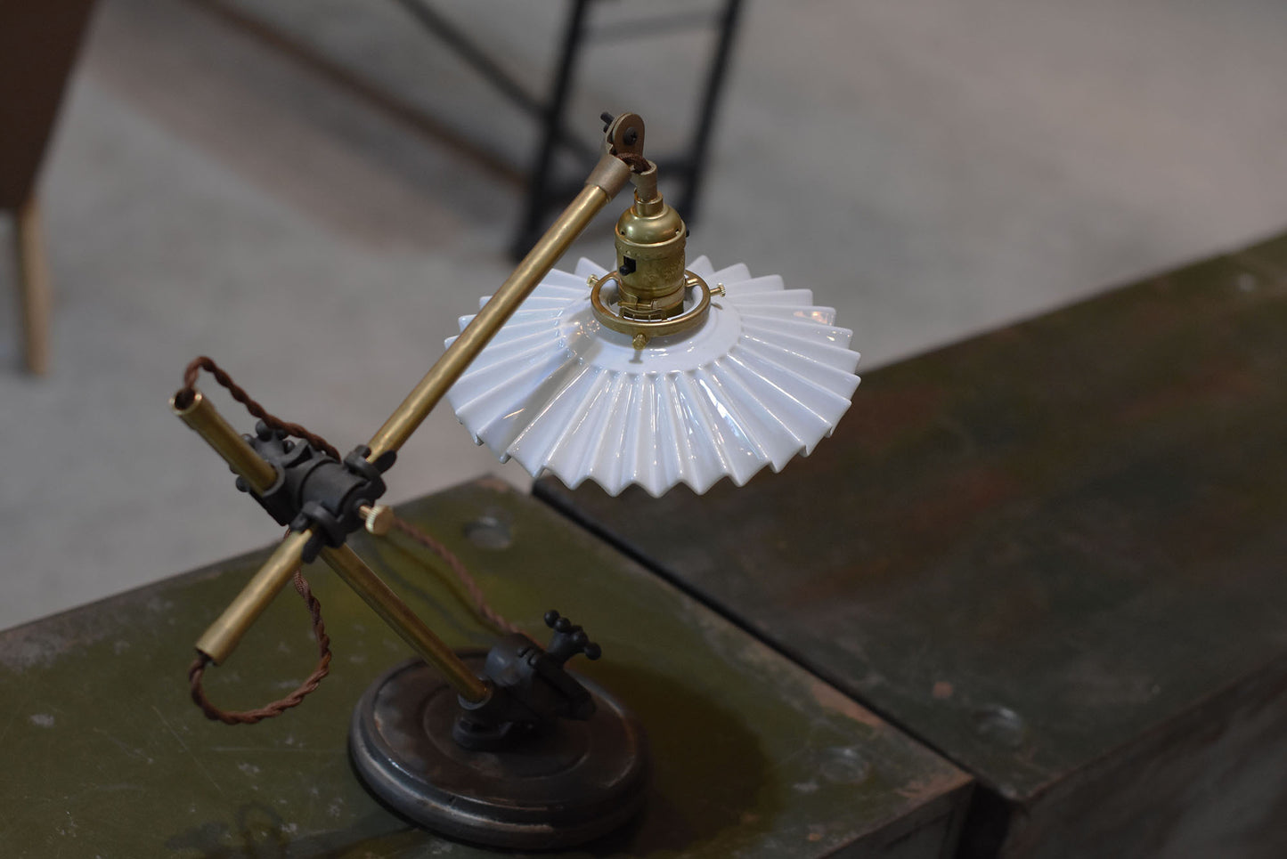Antique Vintage Industrial Desk Lamp, Long Arm Ceramic Shade Table Lamp for Bedroom, Study, or Bedside – White