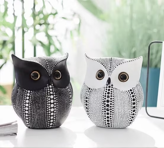 Owl desktop SET of 2 (Black and white) decorative Nordic Black White Owl Statue Home Decoration Accessories handmade Decorative Resin Figurines Office Decoration